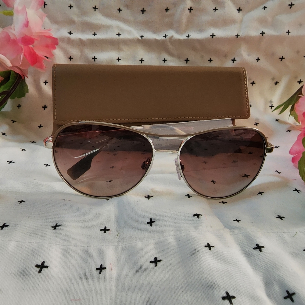 Burberry Sunglasses - Picture 5 of 13